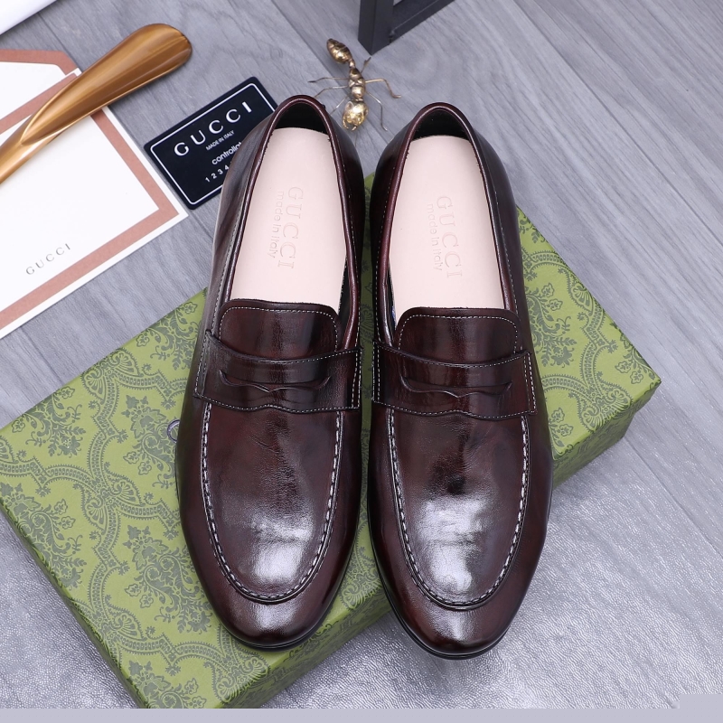 G*u*i leather shoes